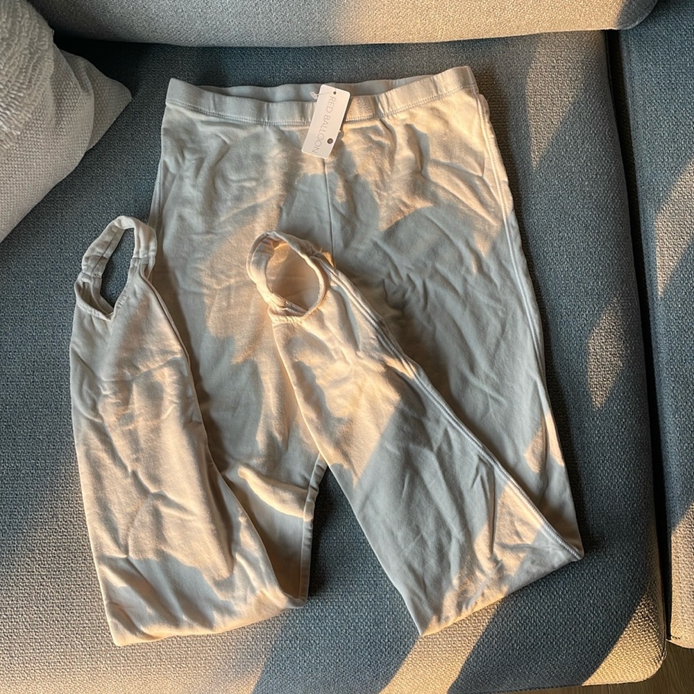 Women’s stateside leggings with ankle stirrup!